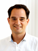 Lukas Chavez Kuss